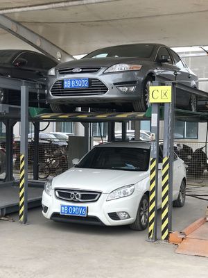 4コラムの自動リフトモーター 4ポストの自動車リフトモーター 2000kgの負荷
